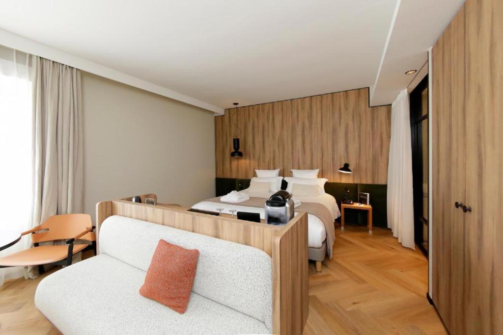 Cocoon, Prestige, Garden Side