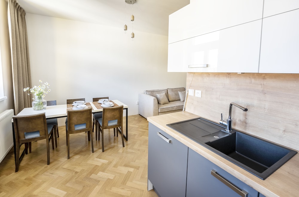 Letna Garden Suites 51/66