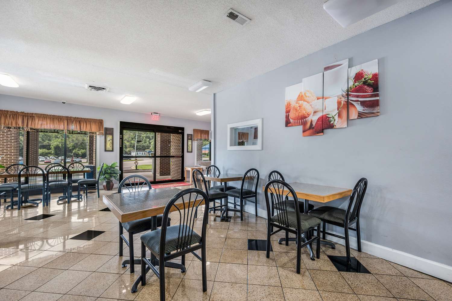 Econo Lodge Inn and Suites University Huntsville AL 12/19