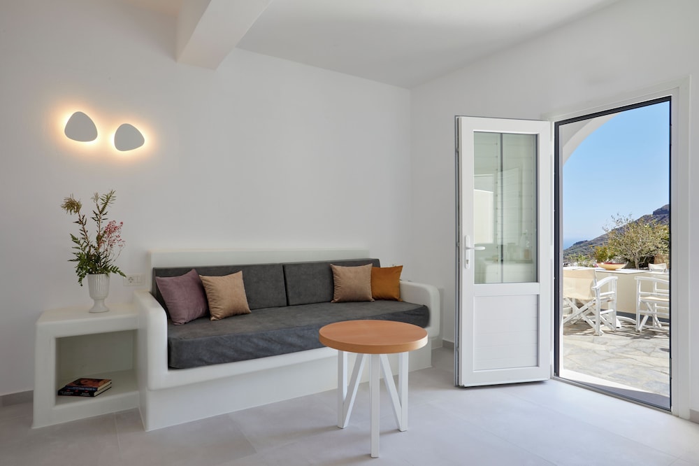 Anchor Suites 37/56
