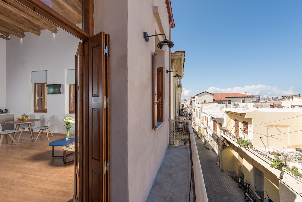 Bluebell Luxury Suites 36/42