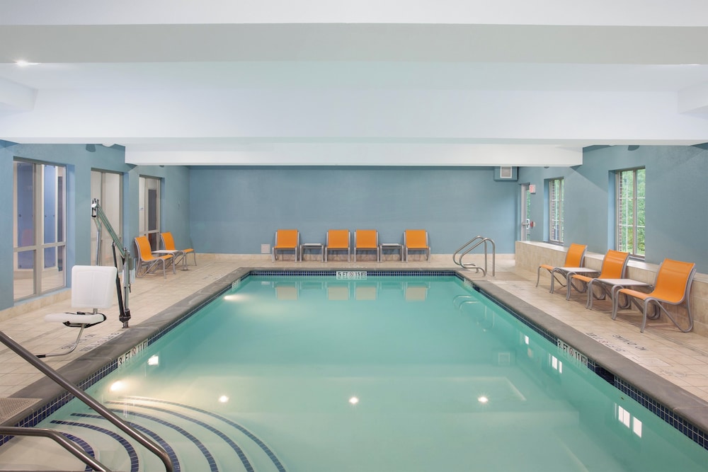 Holiday Inn Express Haskell-Wayne Area 46/75