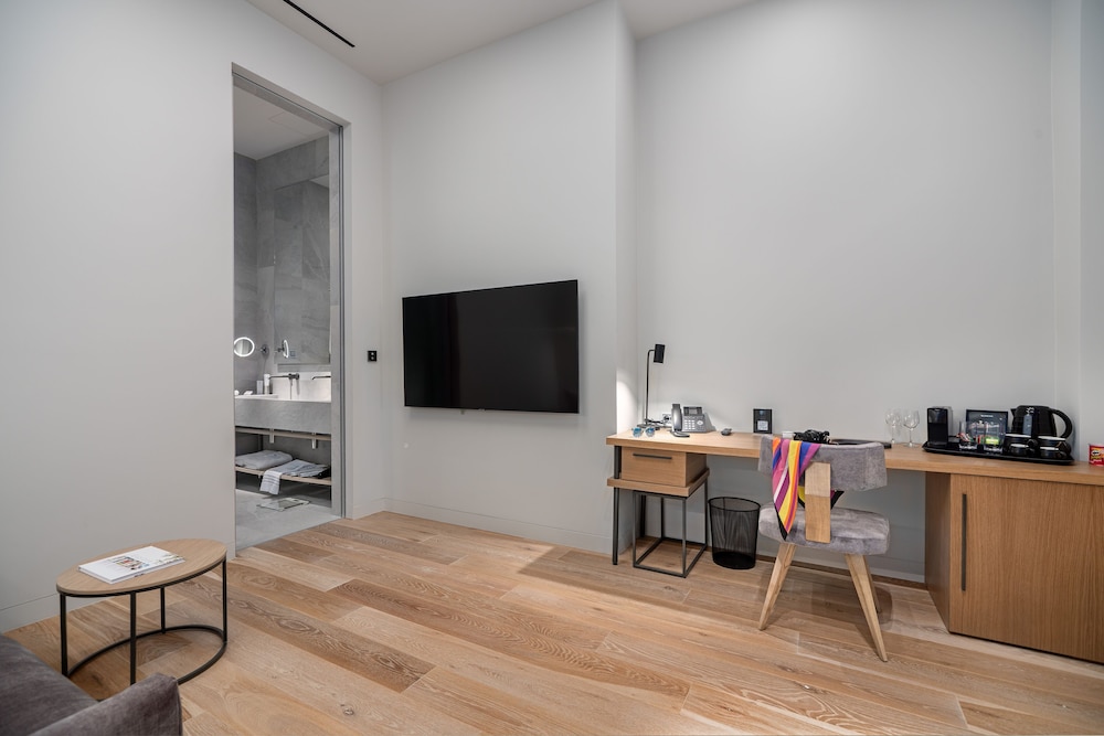 Hellenic Vibes Smart Hotel 35/50