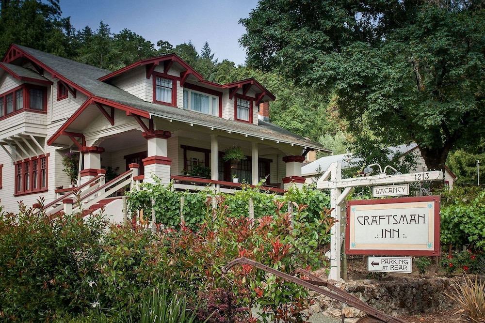 Craftsman Inn 1/70