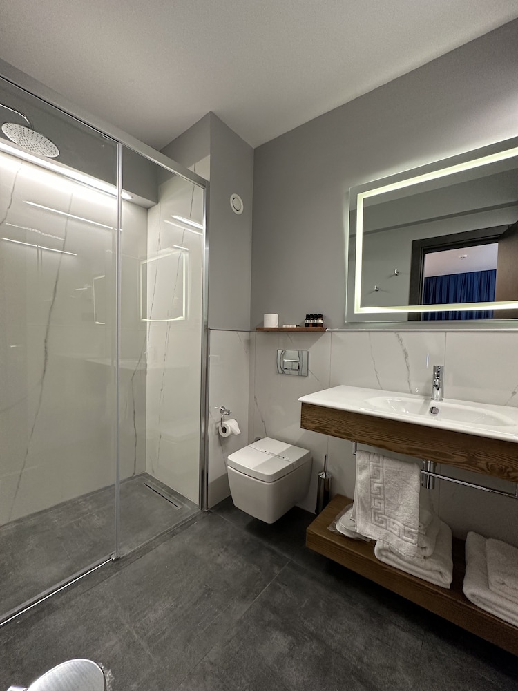 Ertan Hotel Cesme 59/63