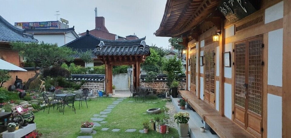 Hanok Hyeyum 39/50