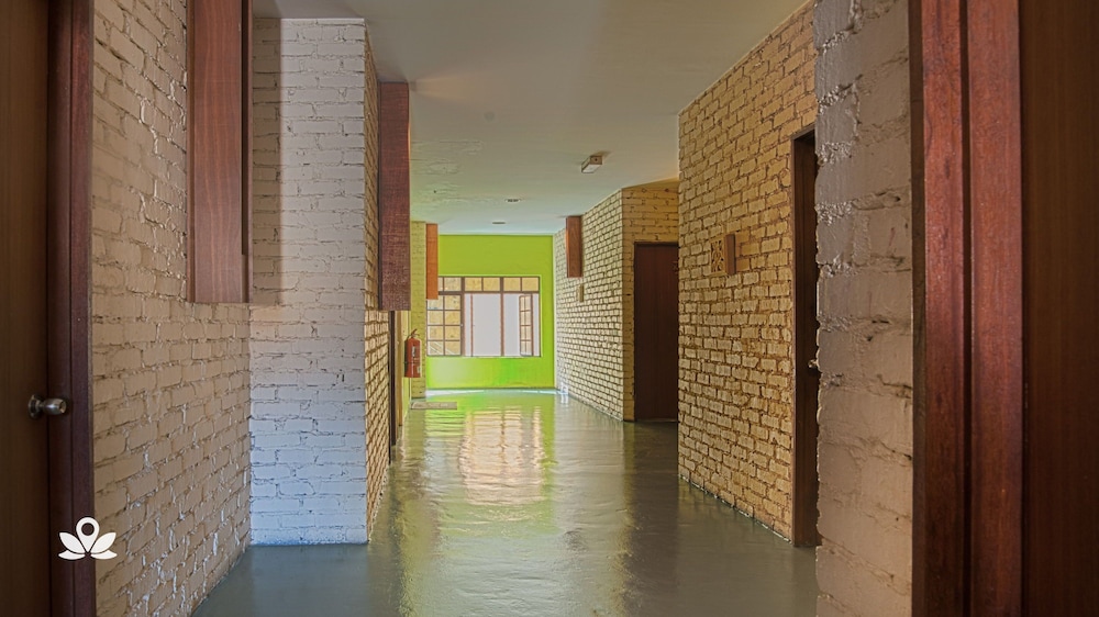 The Explorers Guesthouse and Hostel 57/60
