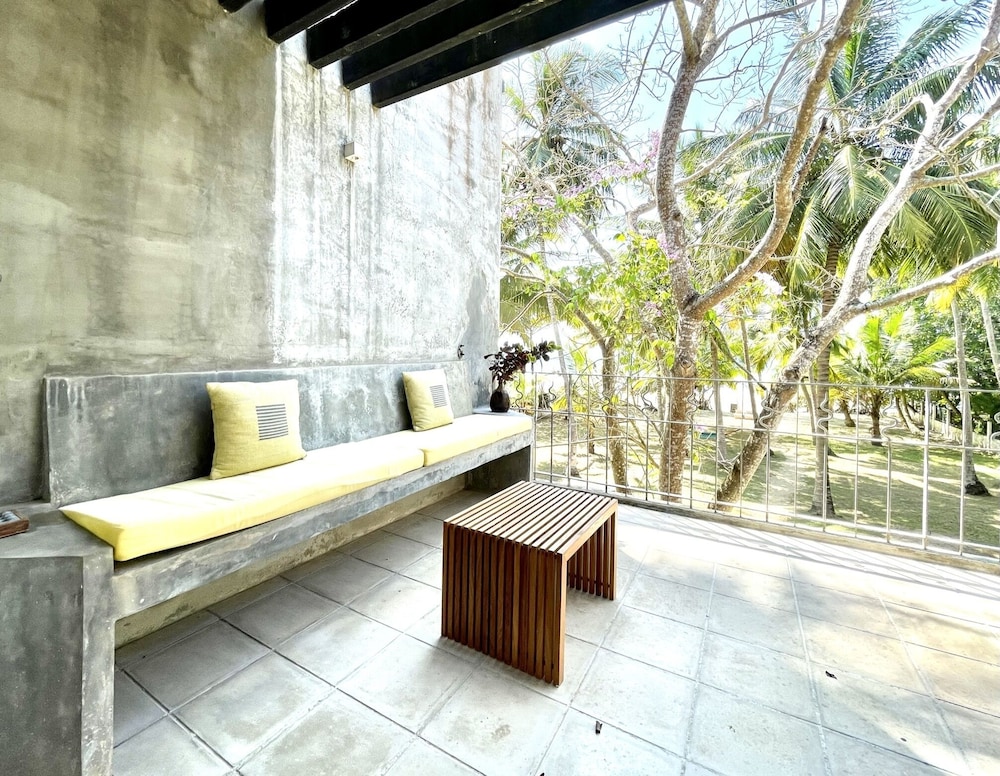 Isana Beach House 25/50