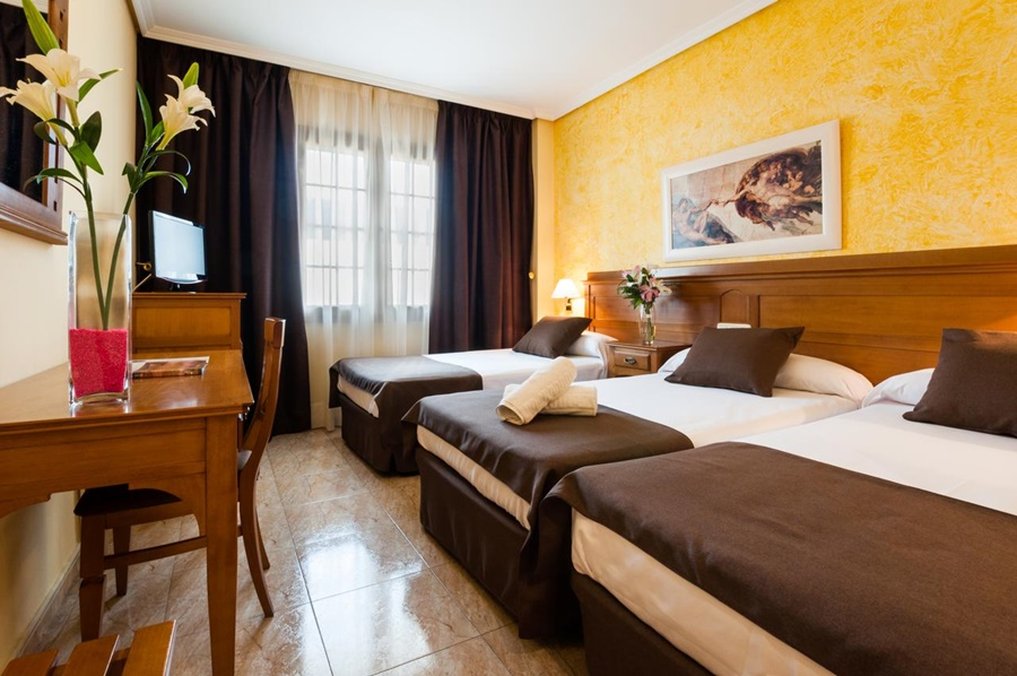 HOTEL CARLOS I - YUNCOS 7/61