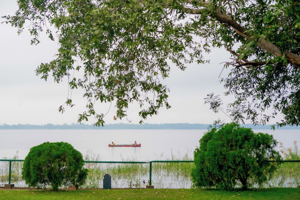 Miridiya Lake Resort 35/52