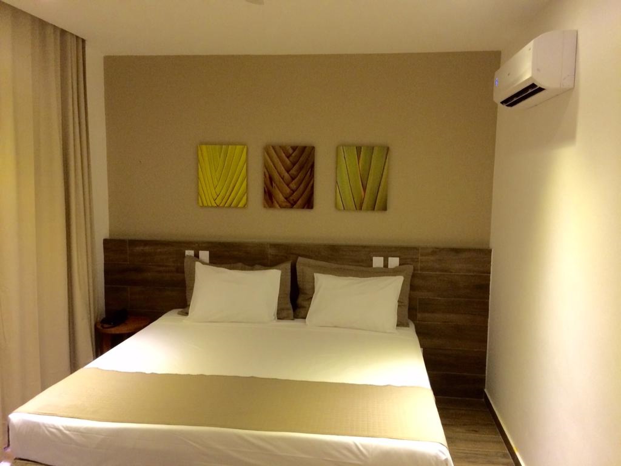 Ravenala Hotel 8/19
