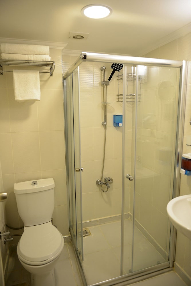 Kucuk Velic Hotel 17/71