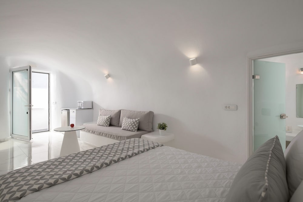 White Concept Caves - Adults Only 10/34