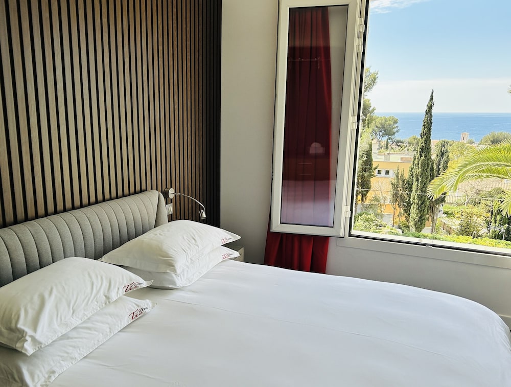 The Address Cassis 3/40