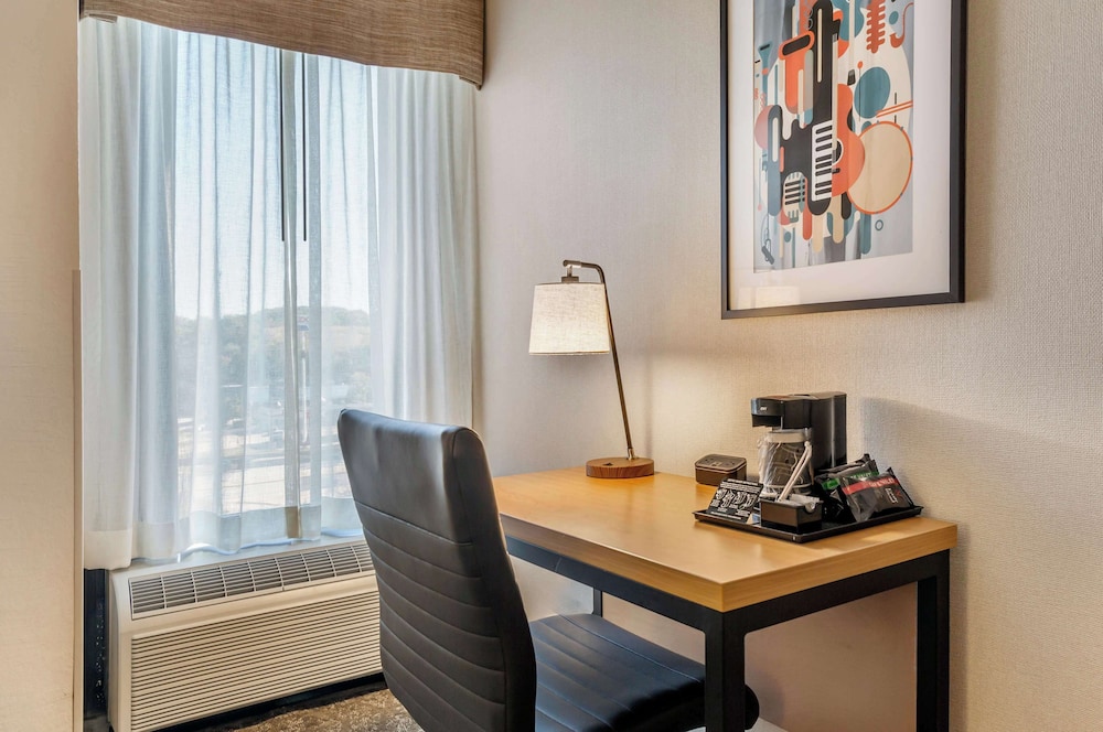 Drury Inn and Suites Southwest St. Louis 44/50