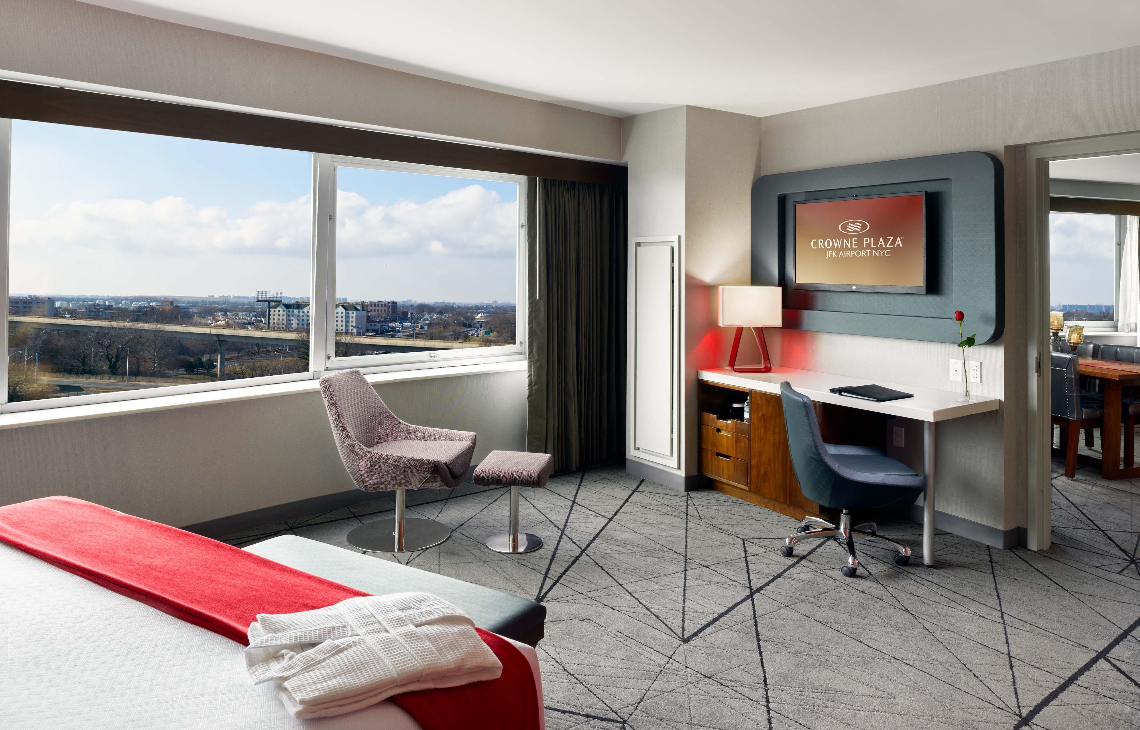Crowne Plaza JFK Airport Hotel New York City 10/50