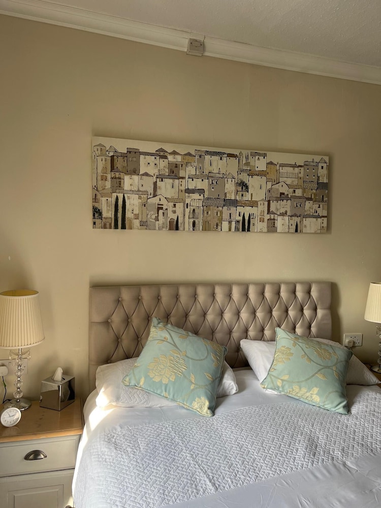 Castle Lodge Hotel 22/63
