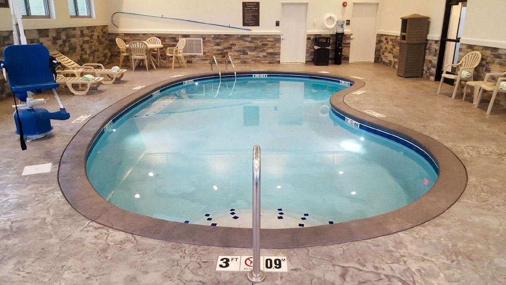 Sleep Inn & Suites Belmont / St. Clairsville 4/45