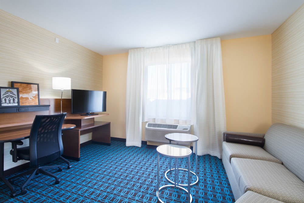 Fairfield Inn Suites By Marriott Buffalo Amherst University 11/35