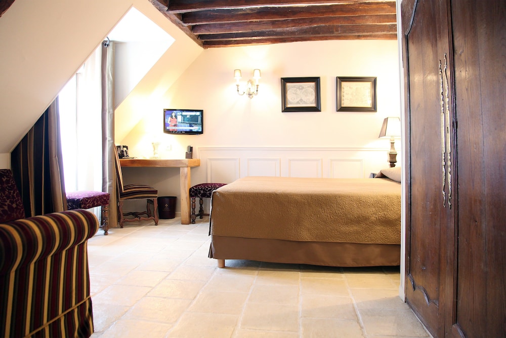 Hotel Saint Louis En L Isle 8/64
