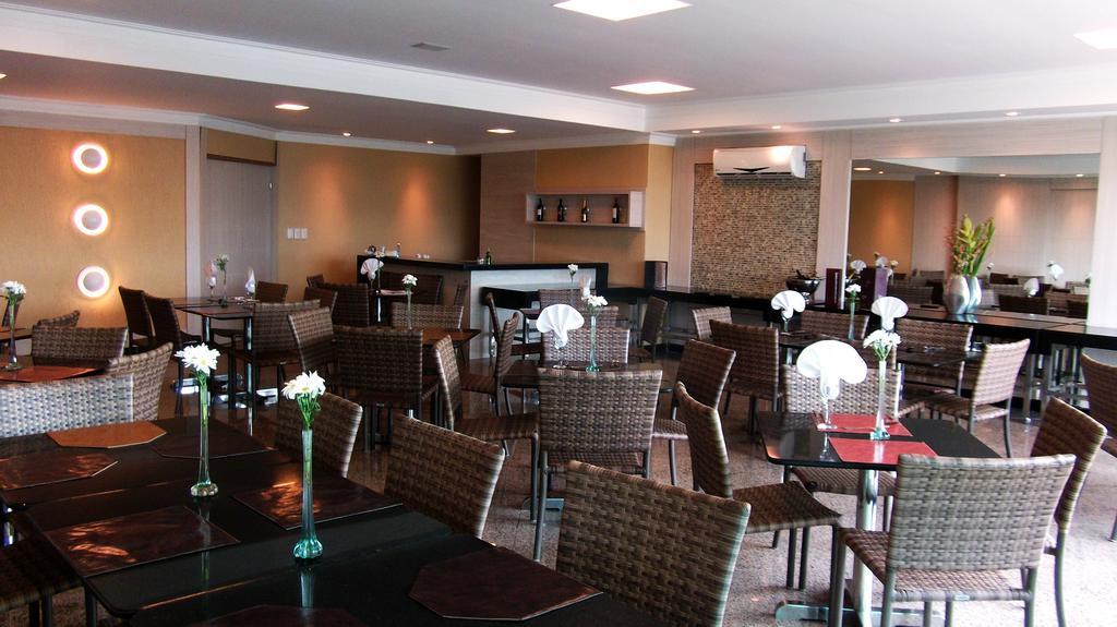 Calhau Praia Hotel 14/15