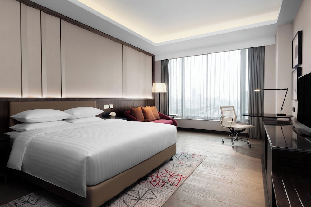 Executive, King Bed