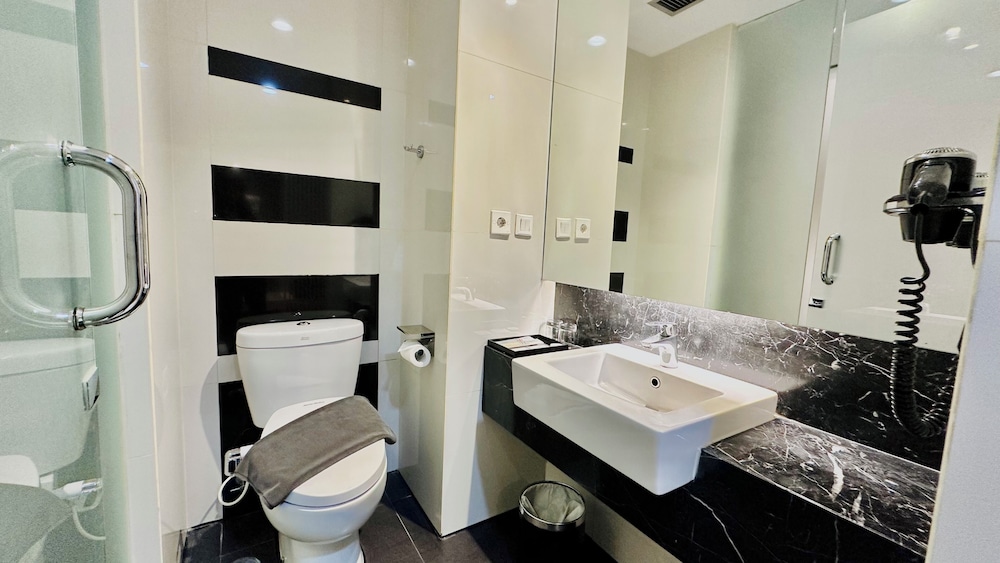 Brits Hotel Karawang 43/49