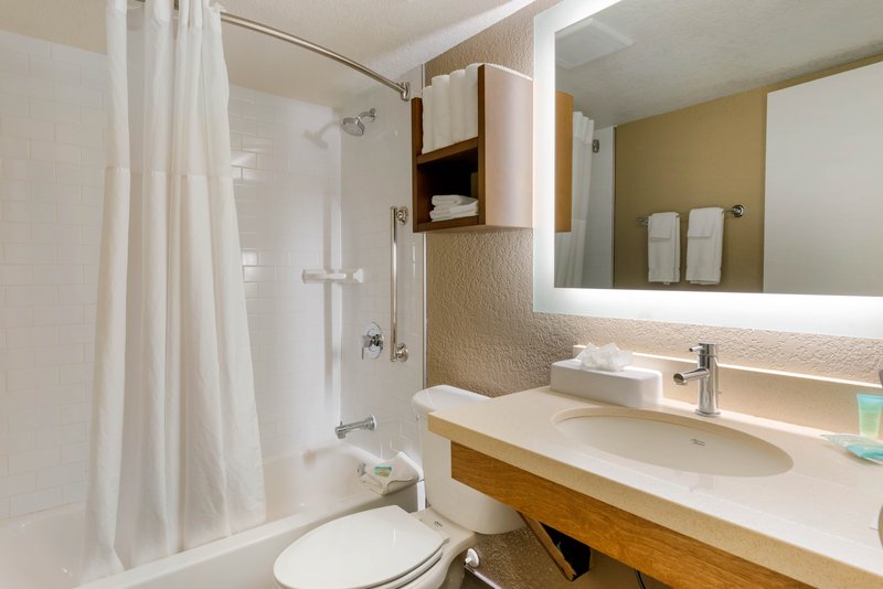 Staybridge Suites Orlando Royale Parc Suites, an IHG Hotel 23/25