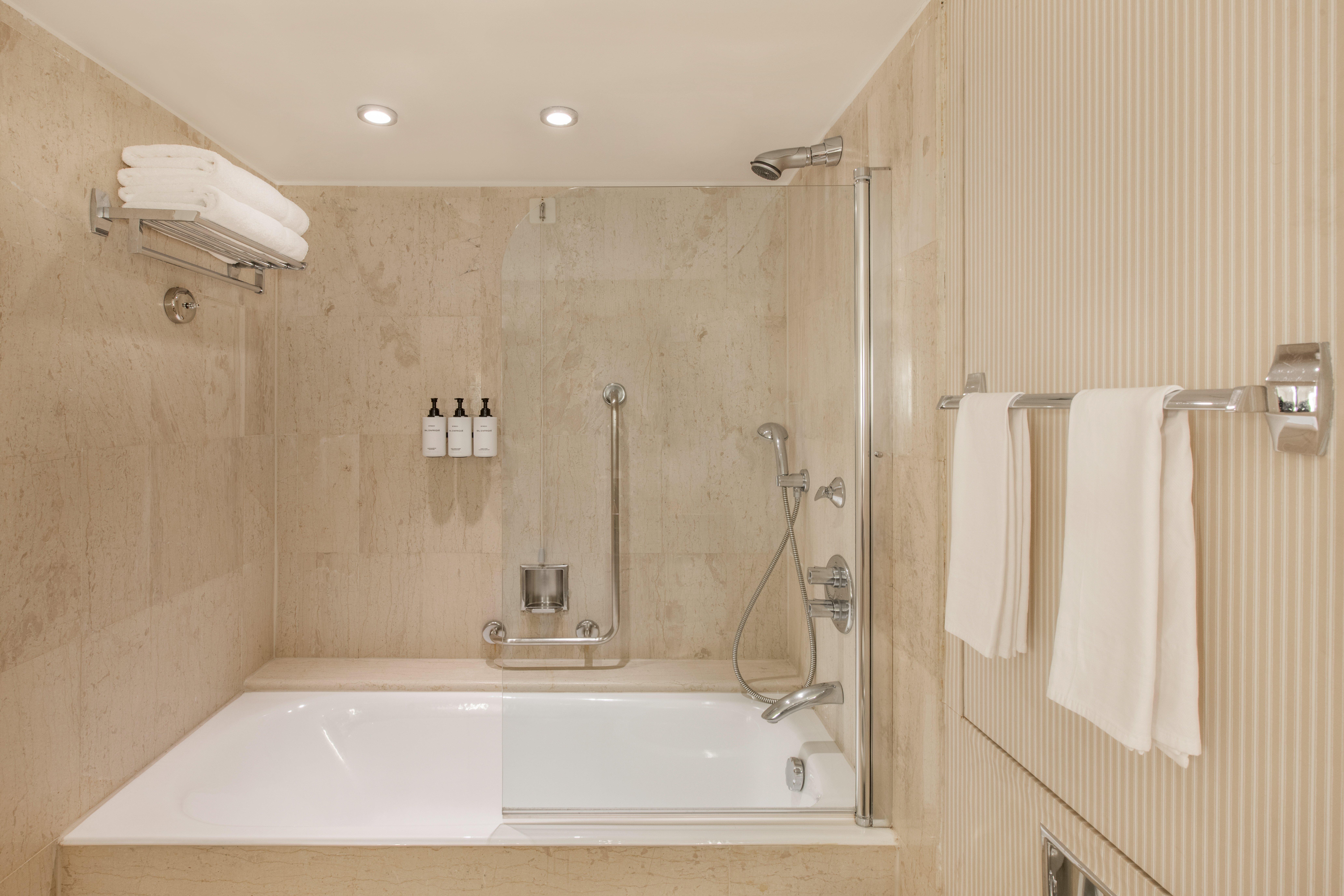 جناح فاخر بسرير كينج، Athenaeum Intercontinental Hotel 6/6