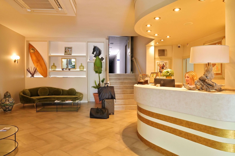 lobby