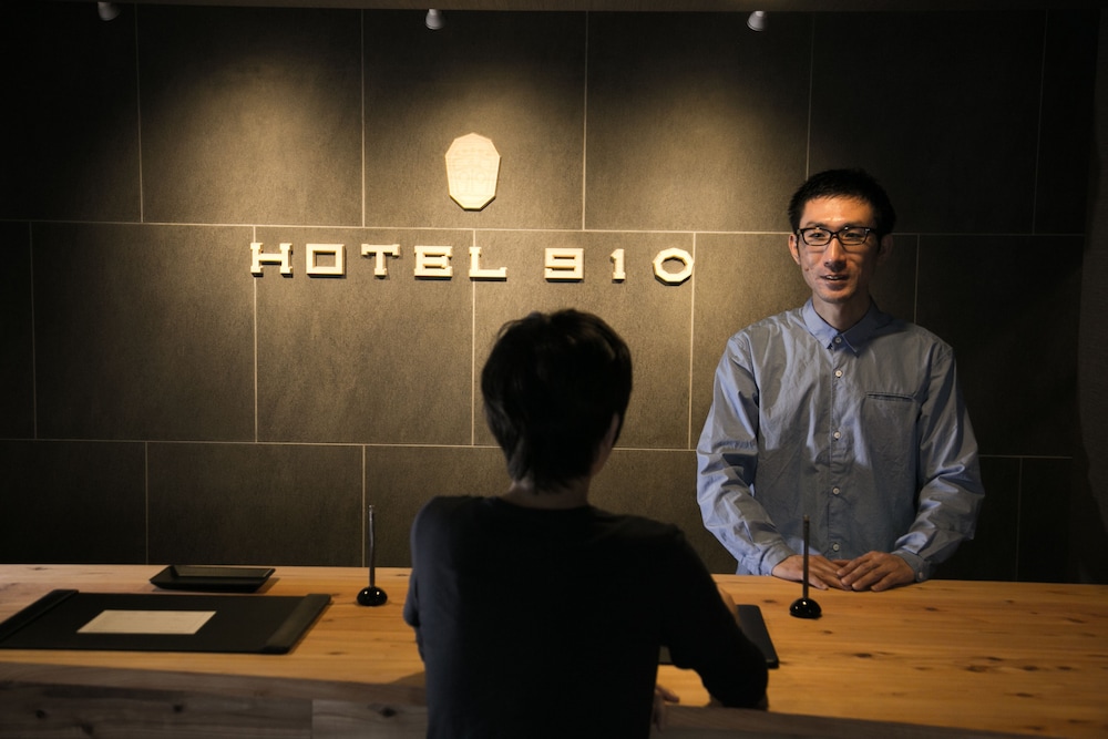 Hotel 910 25/33