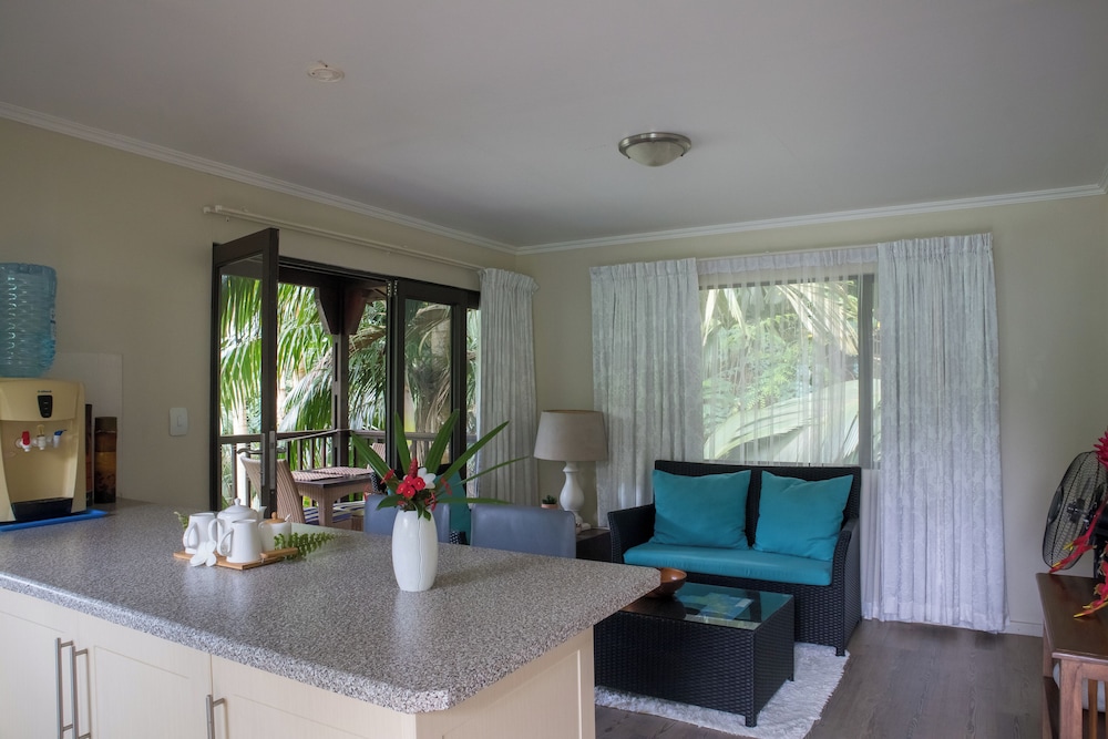 Hillside Retreat 25/42