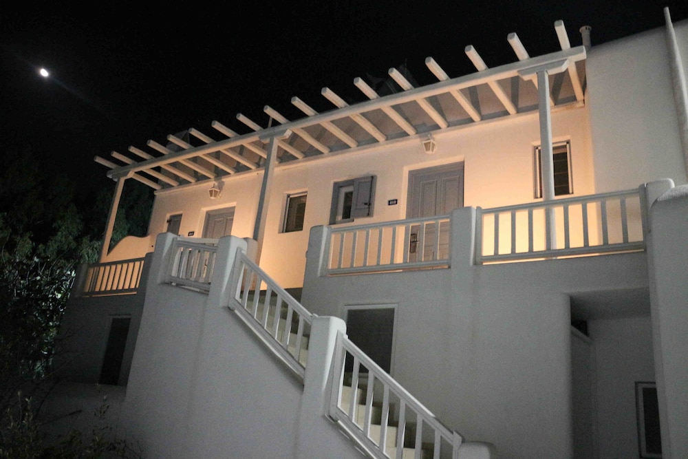 PETINAROS HOTEL 4/69