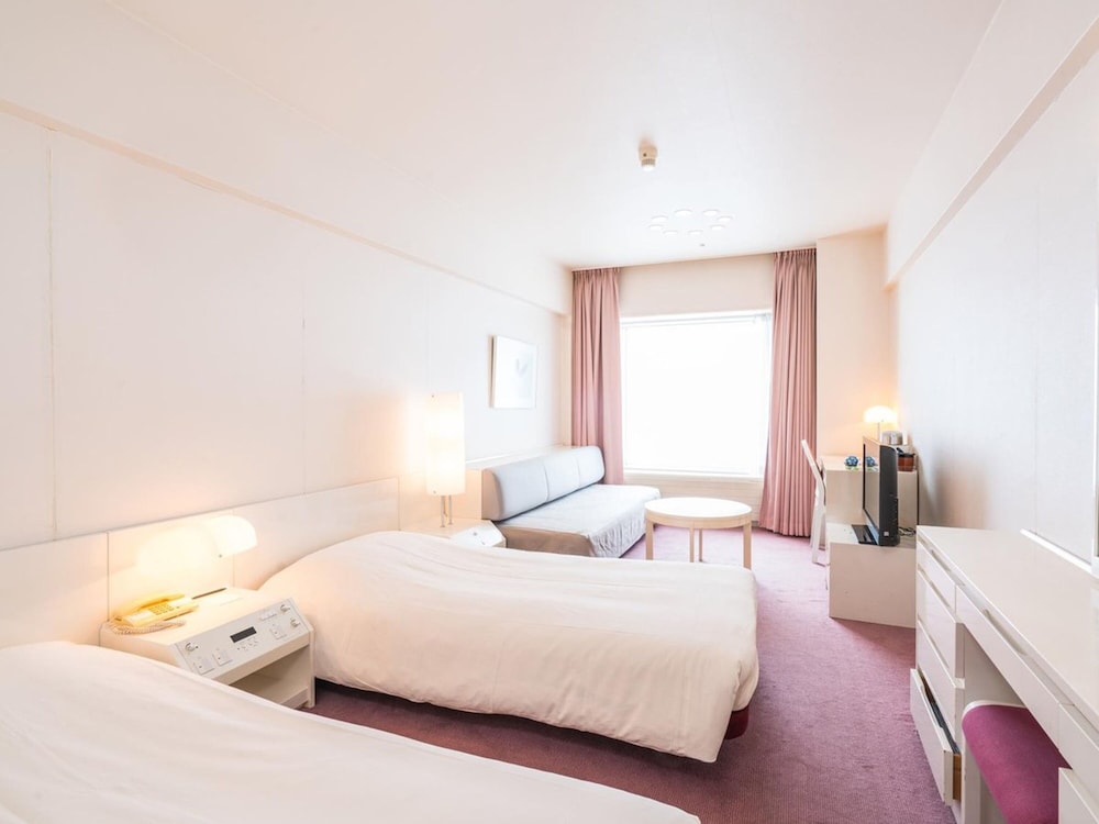 Twin Beds, Sofa, Wing 6