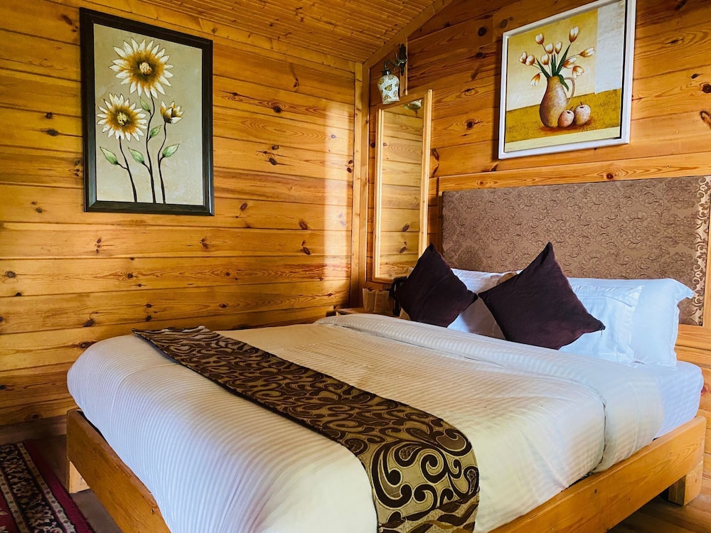 Pine, Cottage, 2 Double Beds