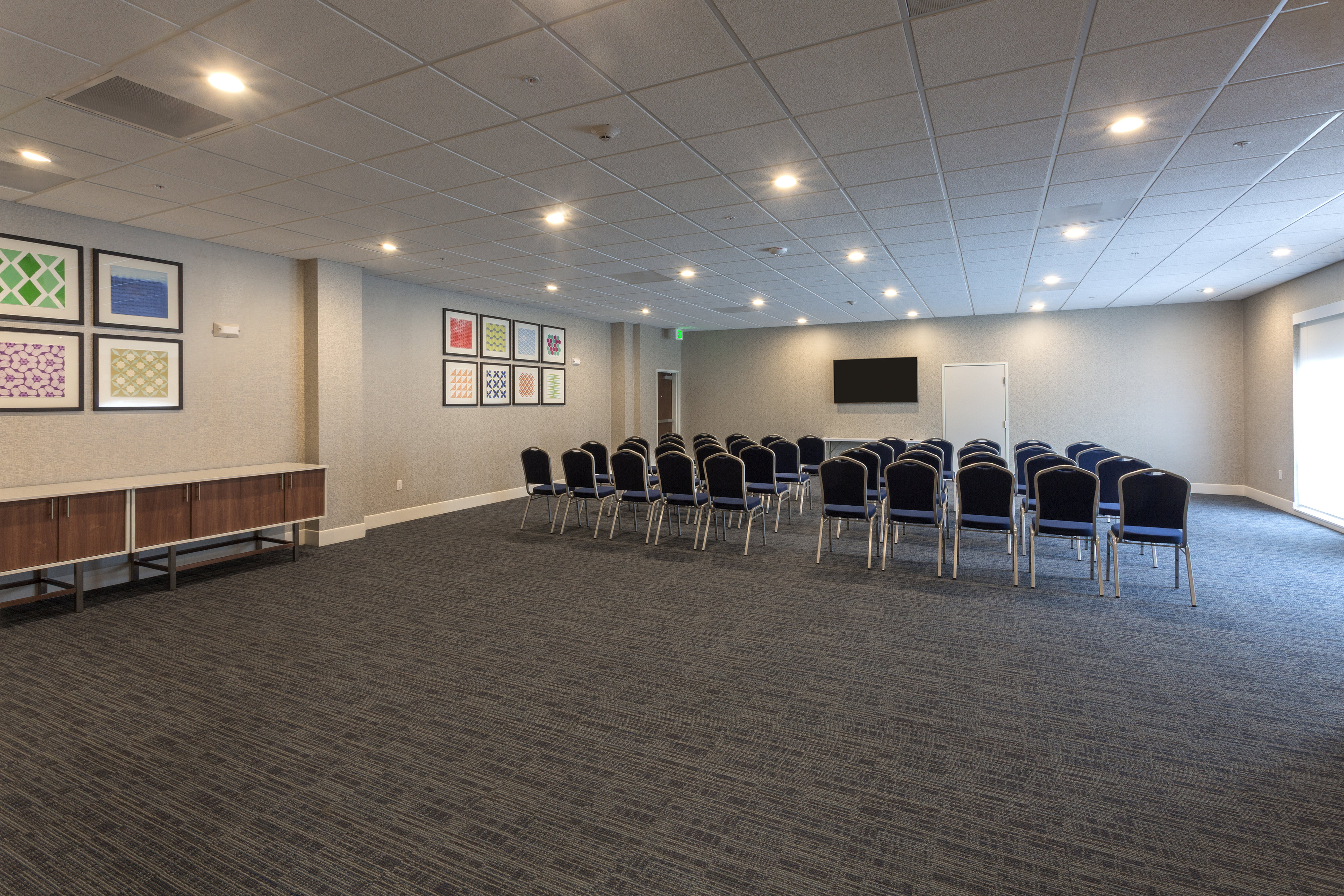 Holiday Inn Express Suites Seattle South Tukwila 53/61