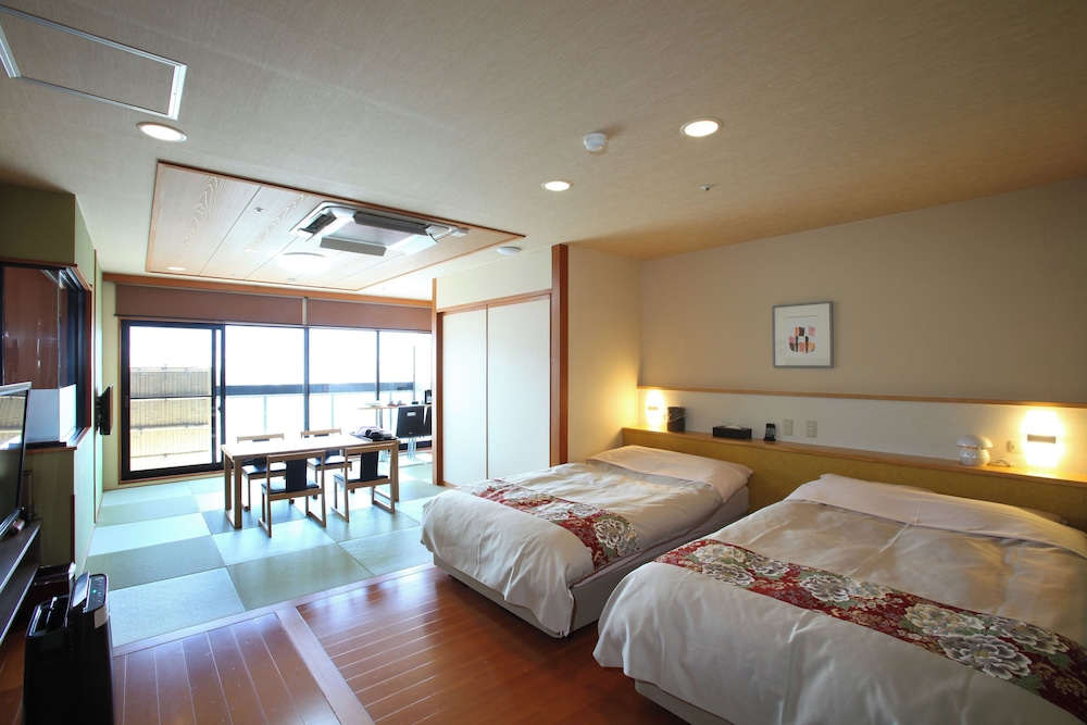 Japanese Western, Standard, Twin Beds, 2 Futon Beds, Outdoor Bath