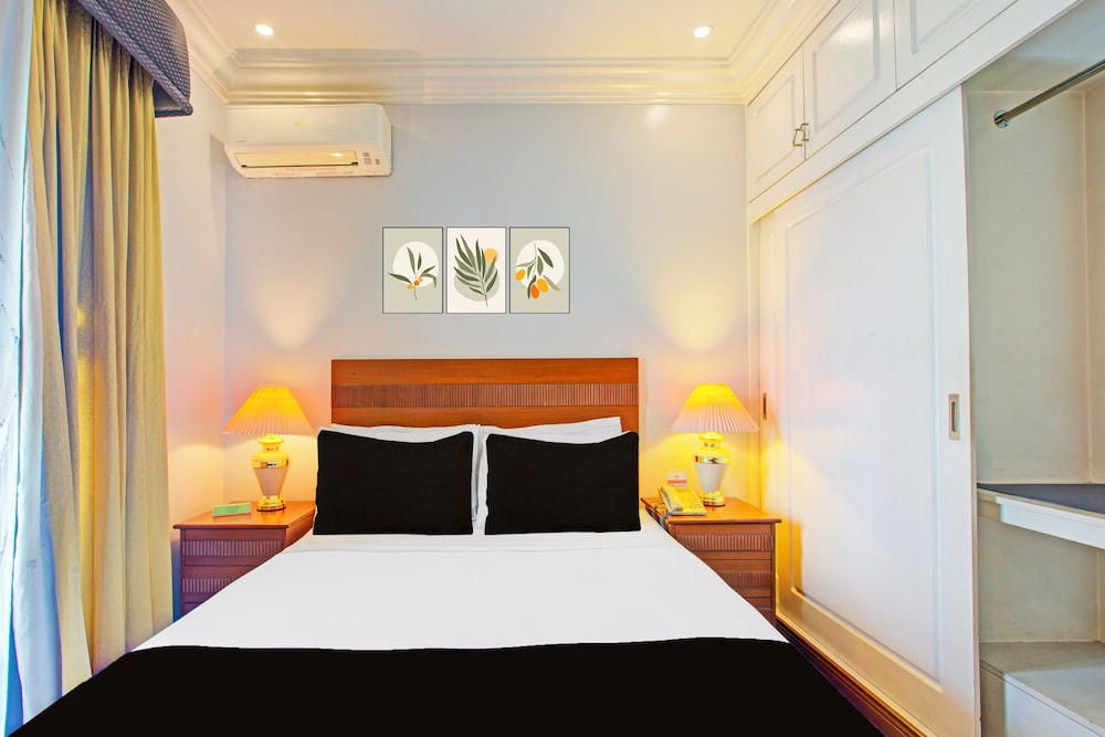 Townhouse OAK Makati Manila Near PNR Pasay Evangelista formerly VIP Suites 15/47