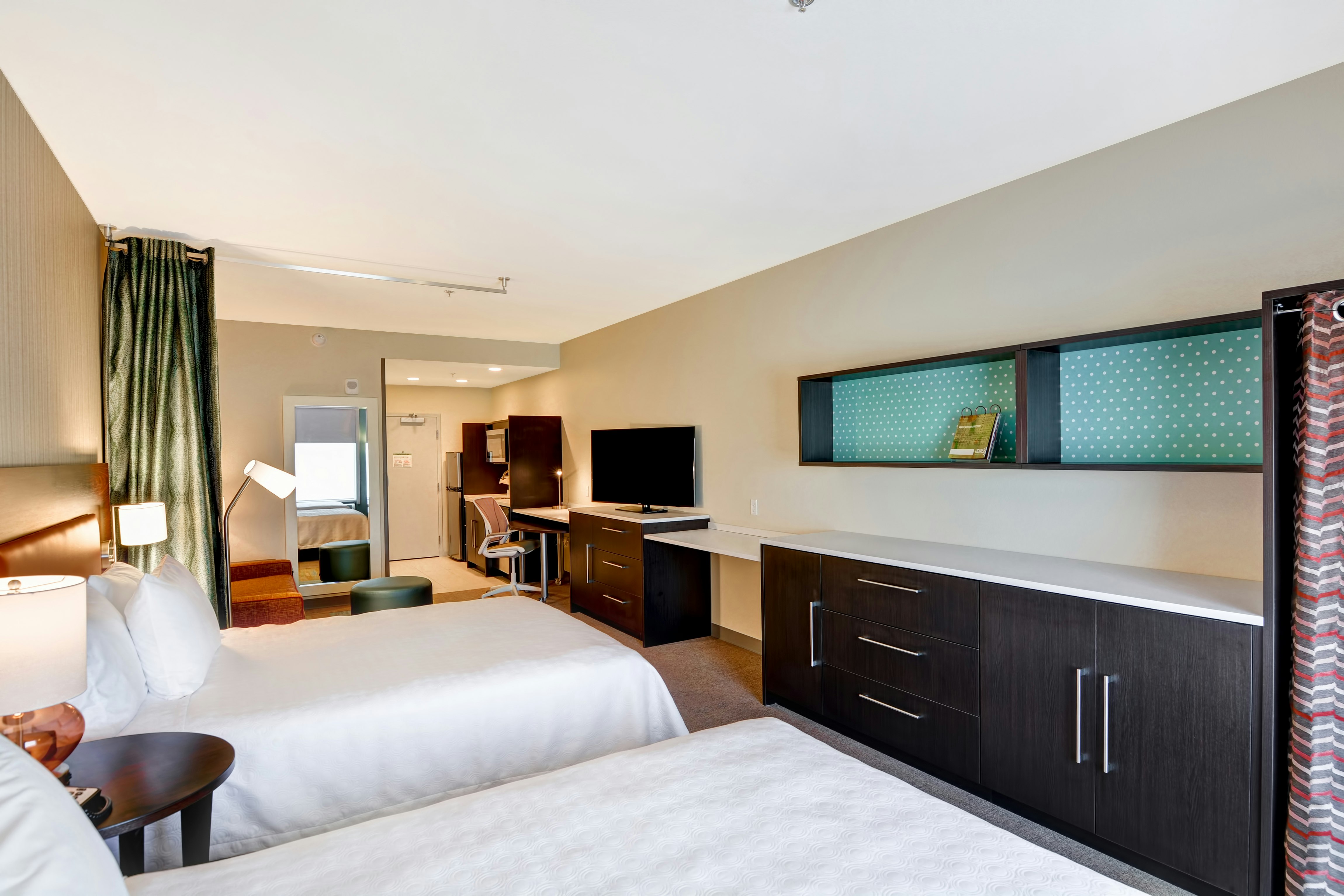 Studio, 2 Queen Beds