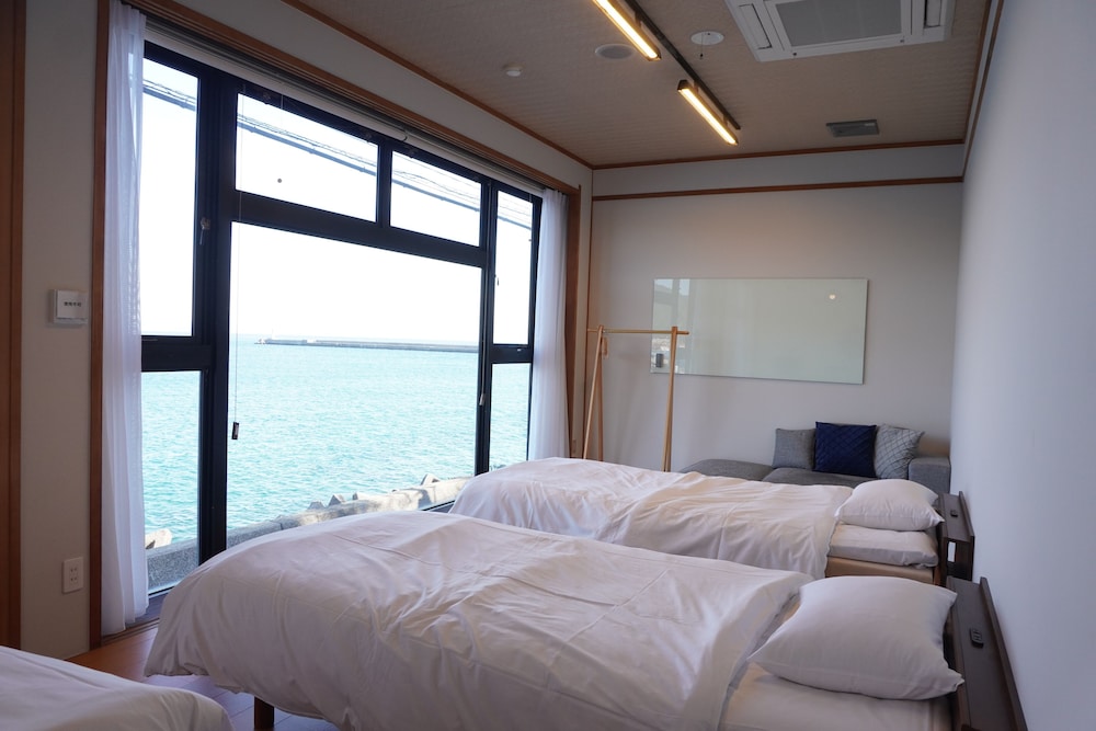 BASIC, TRIPLE, OCEAN VIEW
