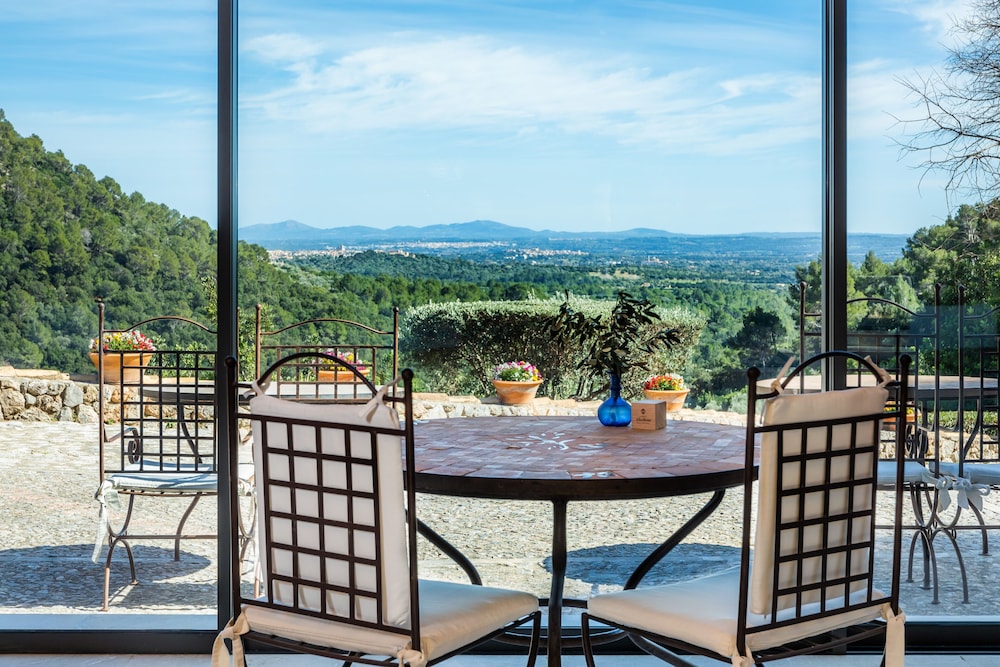 FINCA HOTEL ALBELLONS PARC NATURAL 56/70