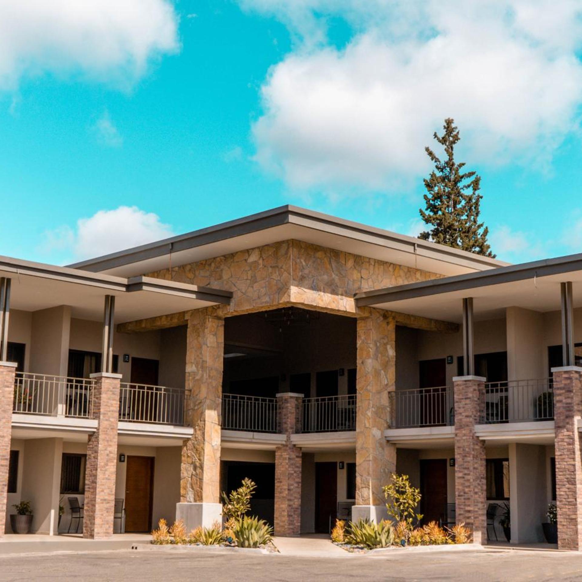 HOTEL EL DORADO 2/24