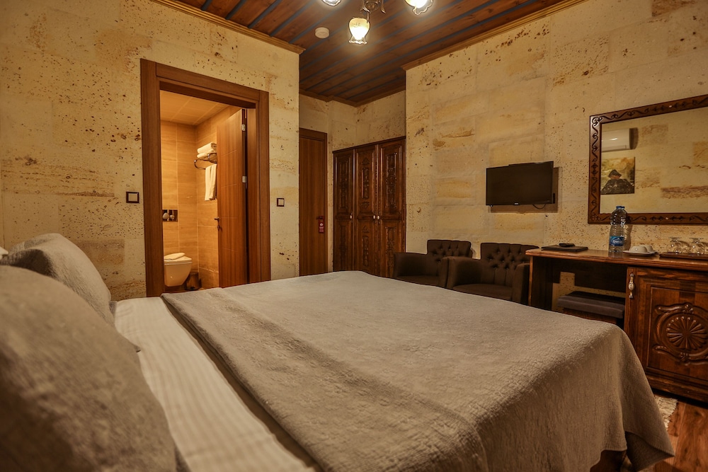 Milat Cave Hotel 17/50