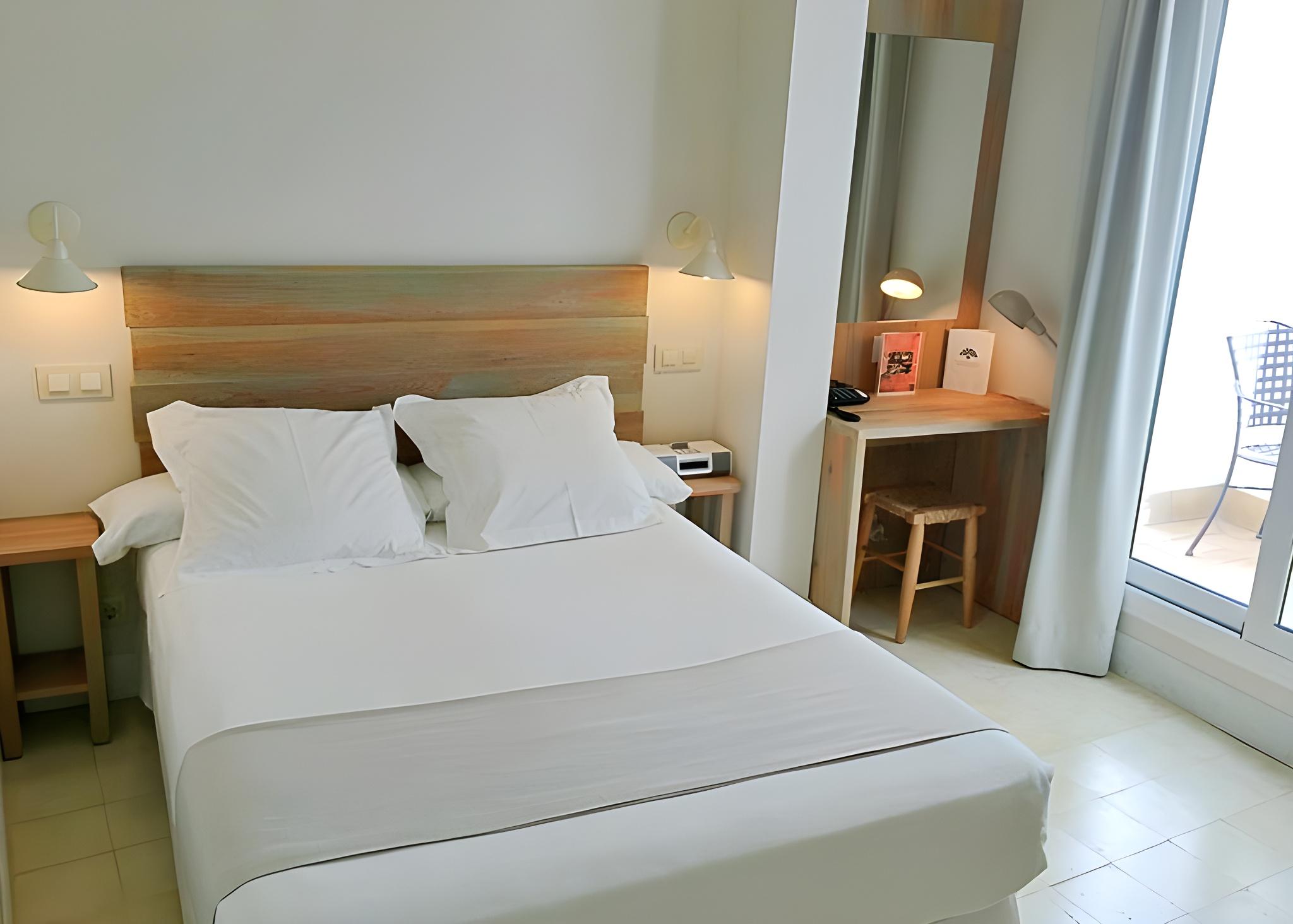 Interior, 2 Double Beds, Patio
