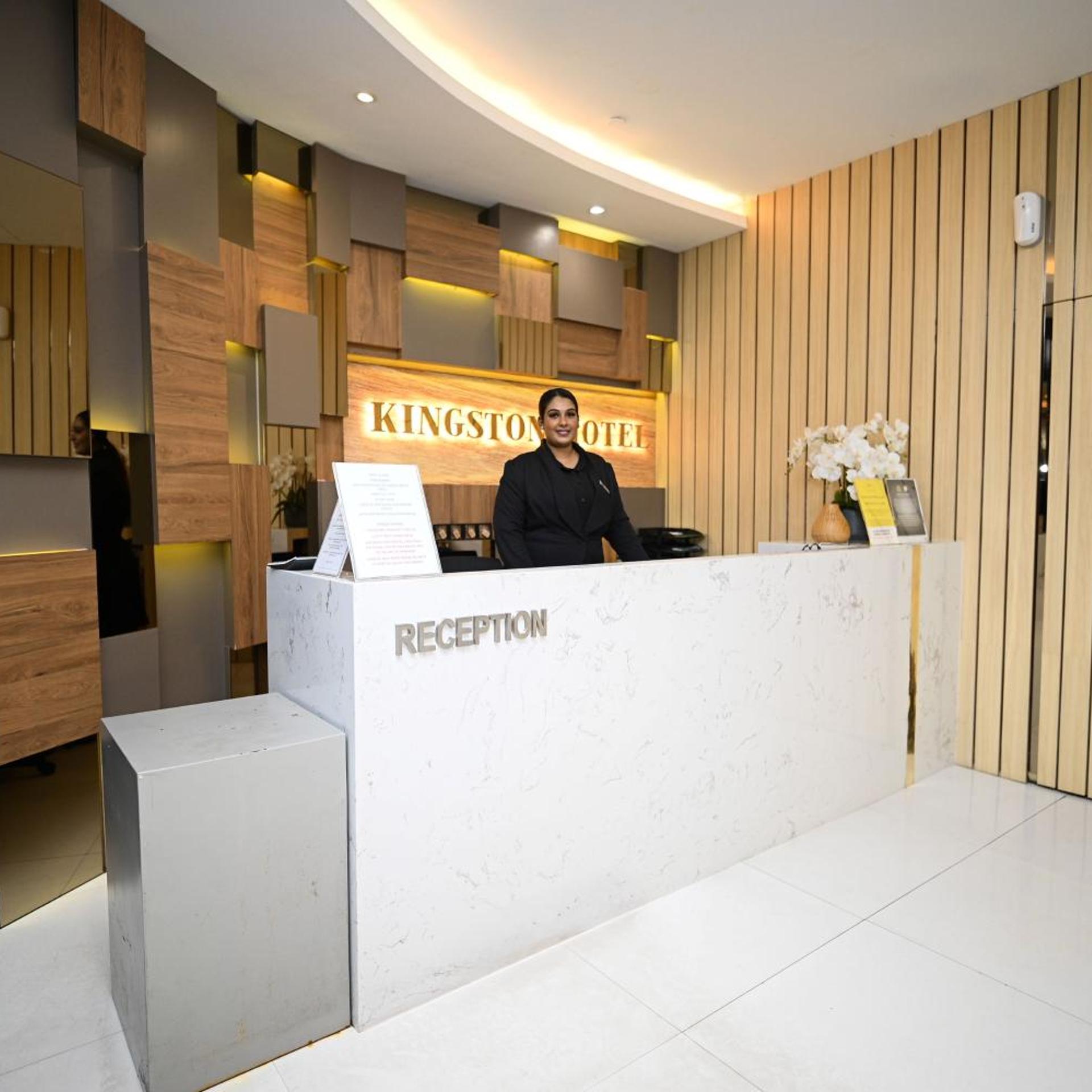 Kingston Hotel 3/53