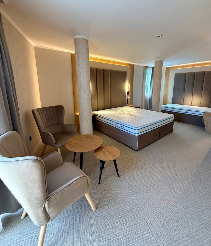 Hotel Luxor 14/50