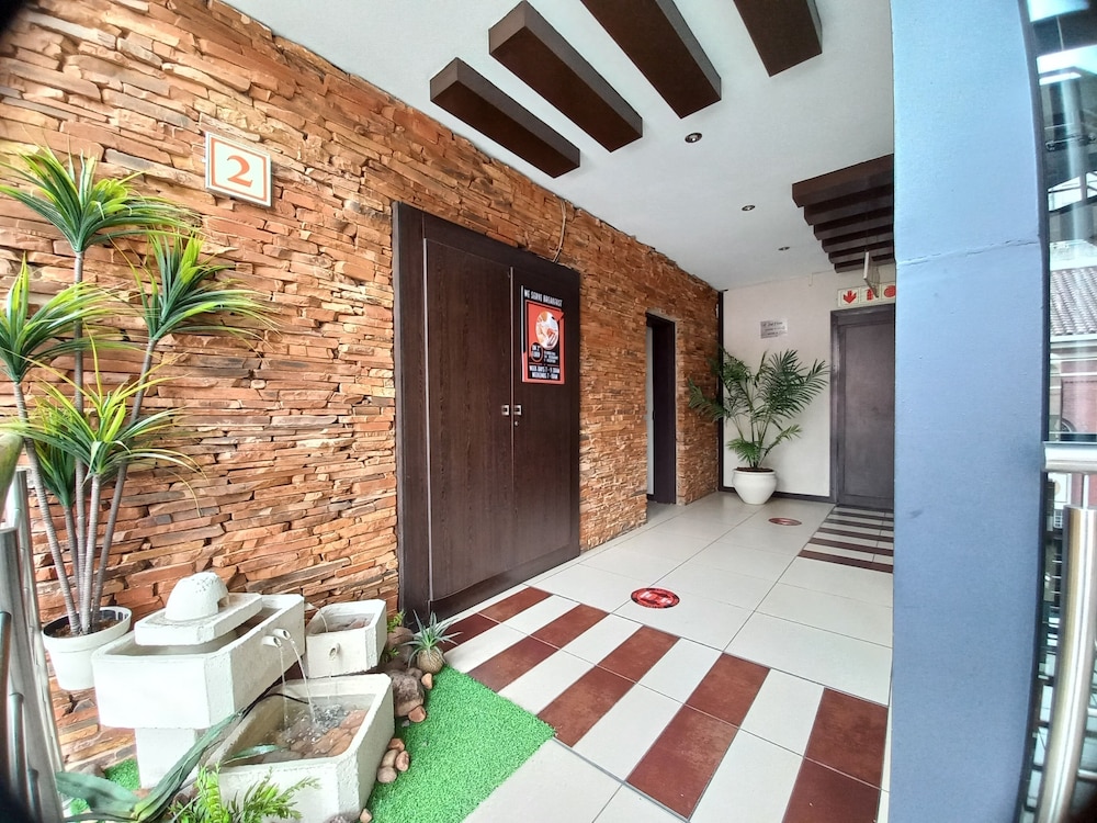 Alcazaba Lodges 5/50