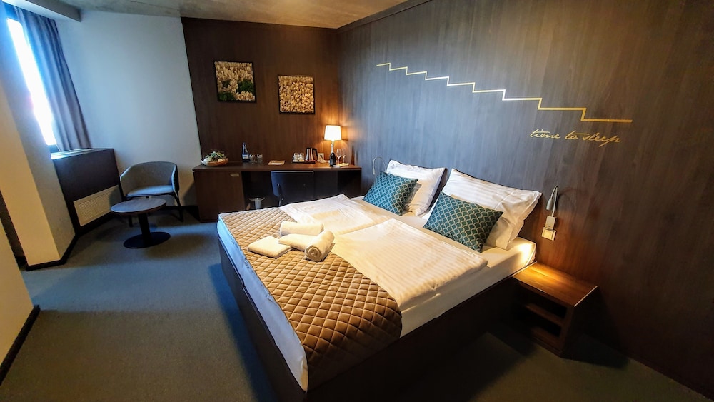 Hotel D1 24/64
