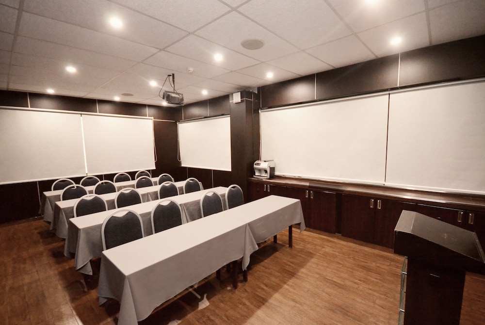 QP HOTELS LIMA 56/59