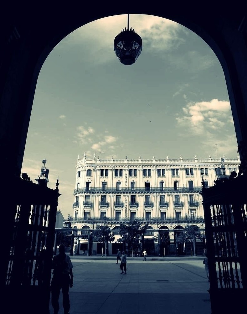 Hotel Pilar Plaza Zaragoza 44/66